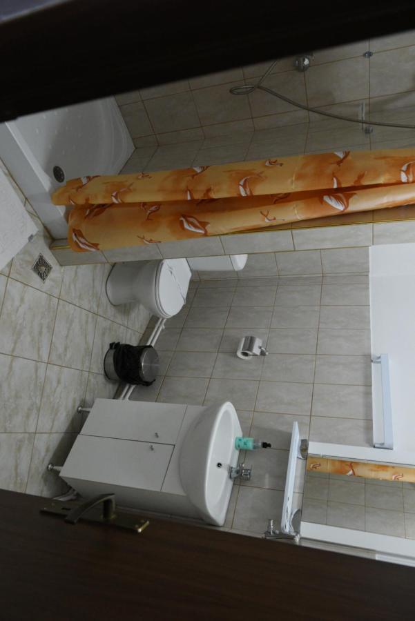 Hostel Ruxandra Focşani Extérieur photo