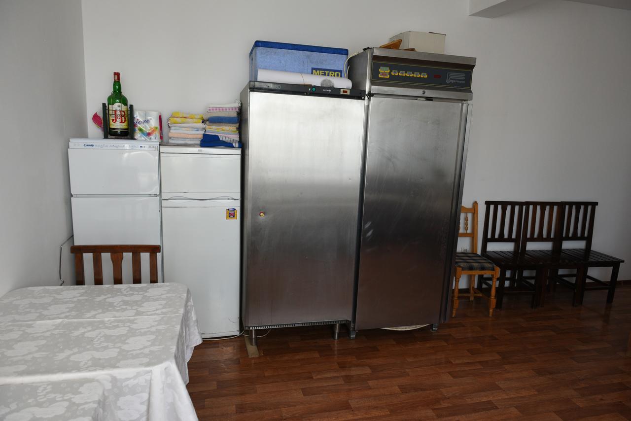 Hostel Ruxandra Focşani Extérieur photo