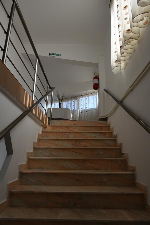 Hostel Ruxandra Focşani Extérieur photo